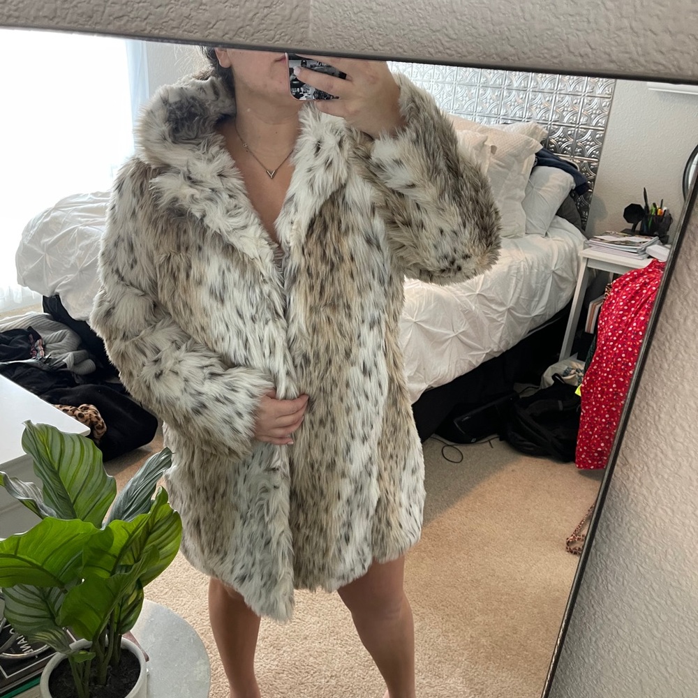 FAKE FUR COAT!!
